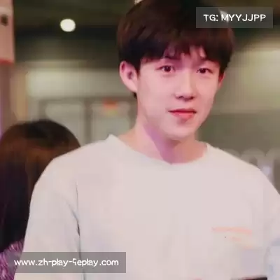 劳麟非